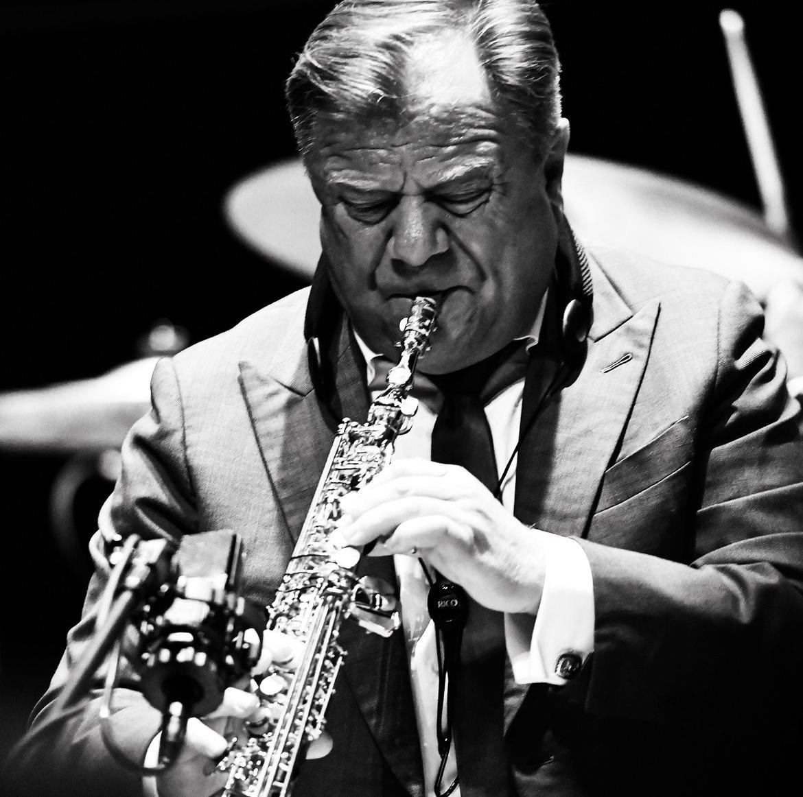 Saxofonista favorito de Bill Clinton, Igor Butman, se apresentou no Brasil