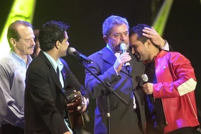 Zezé di Camargo: do cachê milionário com Lula ao moralismo de ocasião contra o SBT