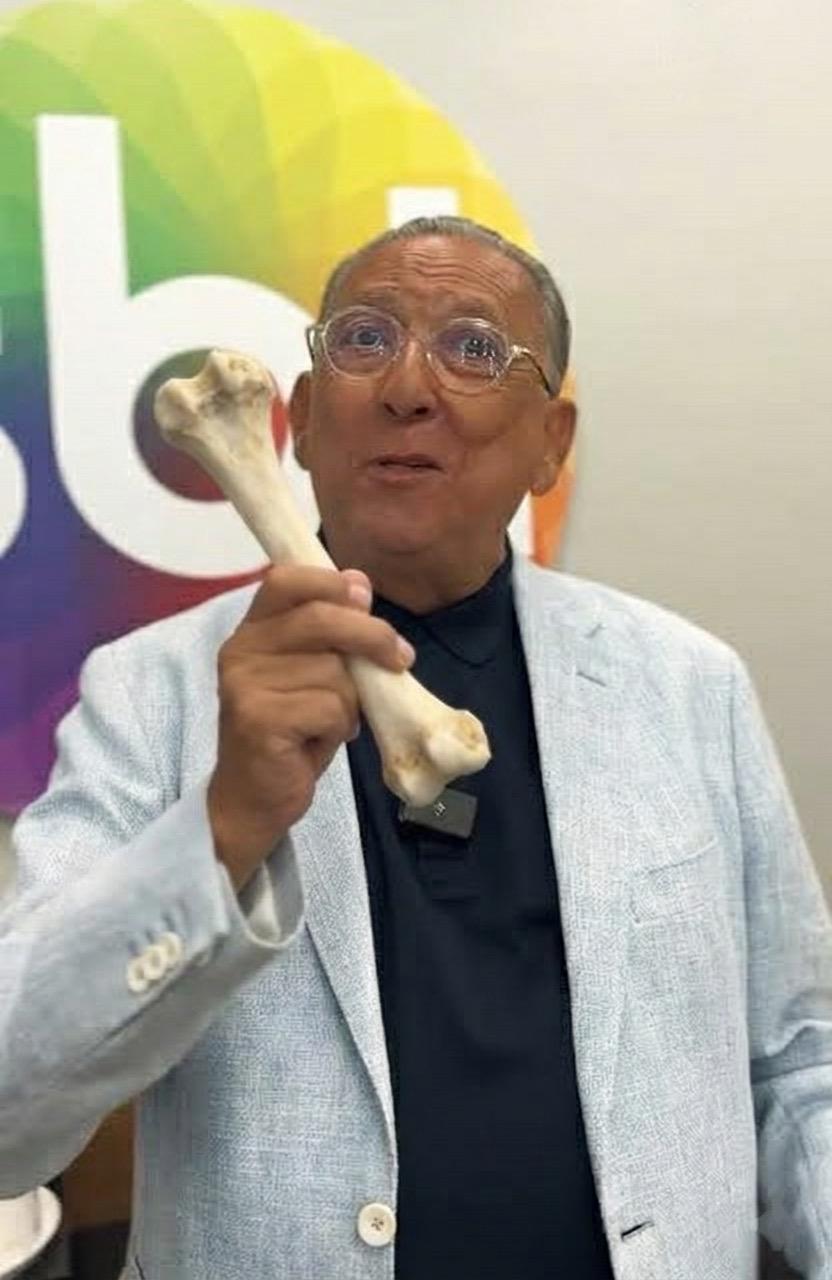 Galvão estreia no SBT, derruba a audiência e mostra que não pretende largar o osso